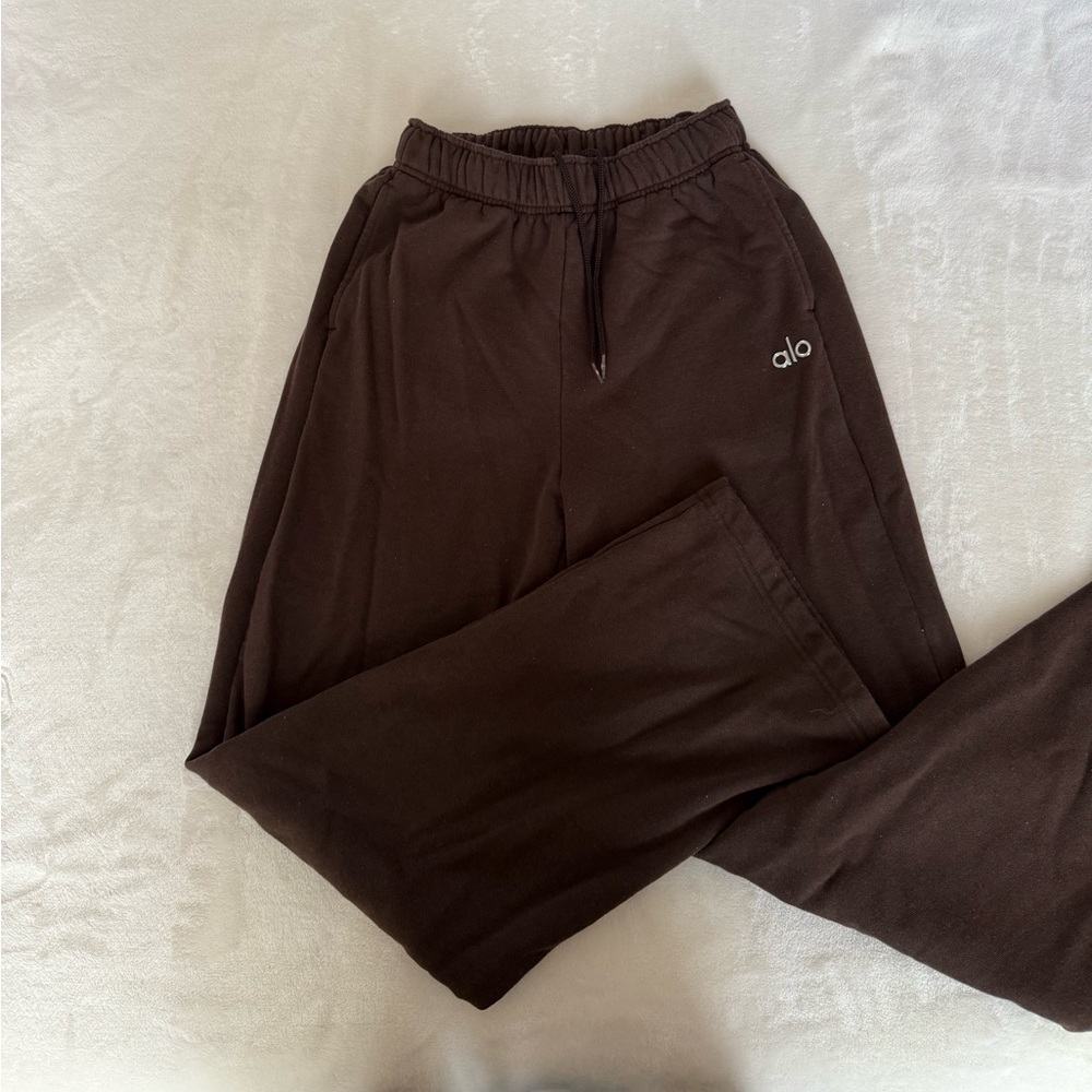 Alo Yoga Accolade Straight Leg Pants